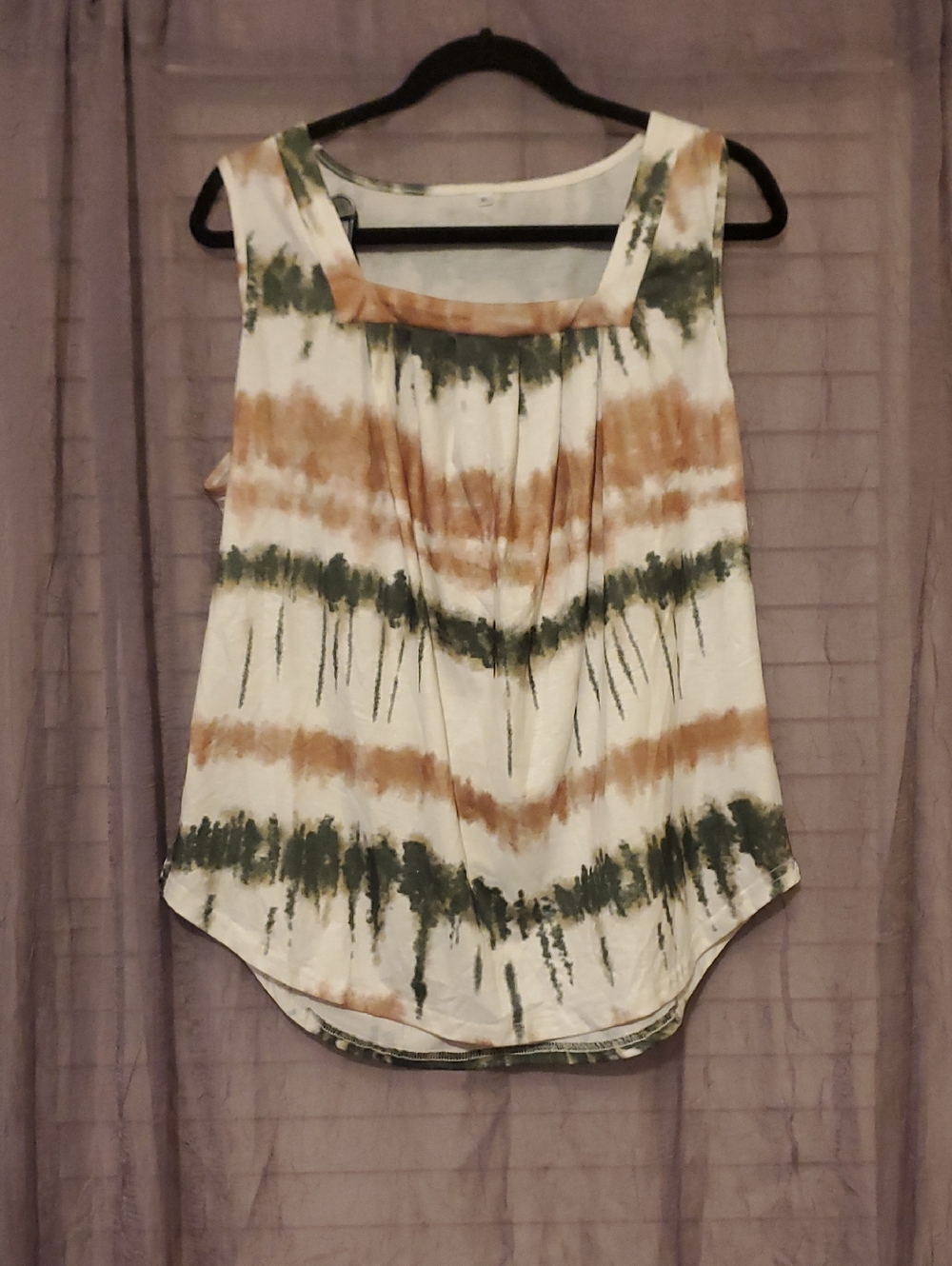 Sleeveless Tie-Dye Scoop Neck Top in Cream, Olive & Tan